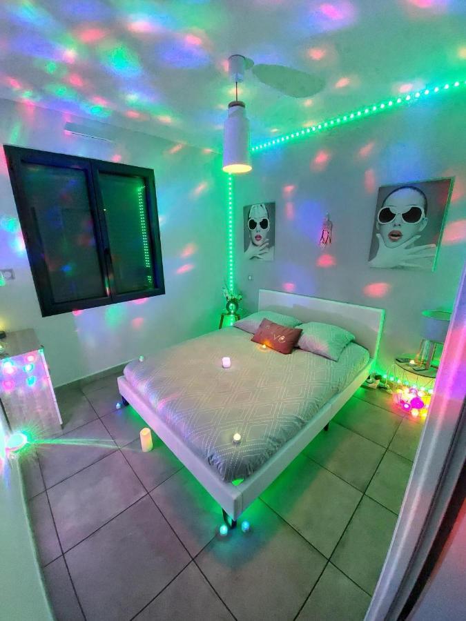Un Sejour Romantique En Couple Avec Jacuzzi Prive Chromotherapie Jardin Maison Privee Ychoux Ngoại thất bức ảnh