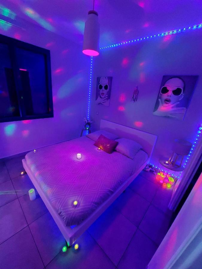 Un Sejour Romantique En Couple Avec Jacuzzi Prive Chromotherapie Jardin Maison Privee Ychoux Ngoại thất bức ảnh